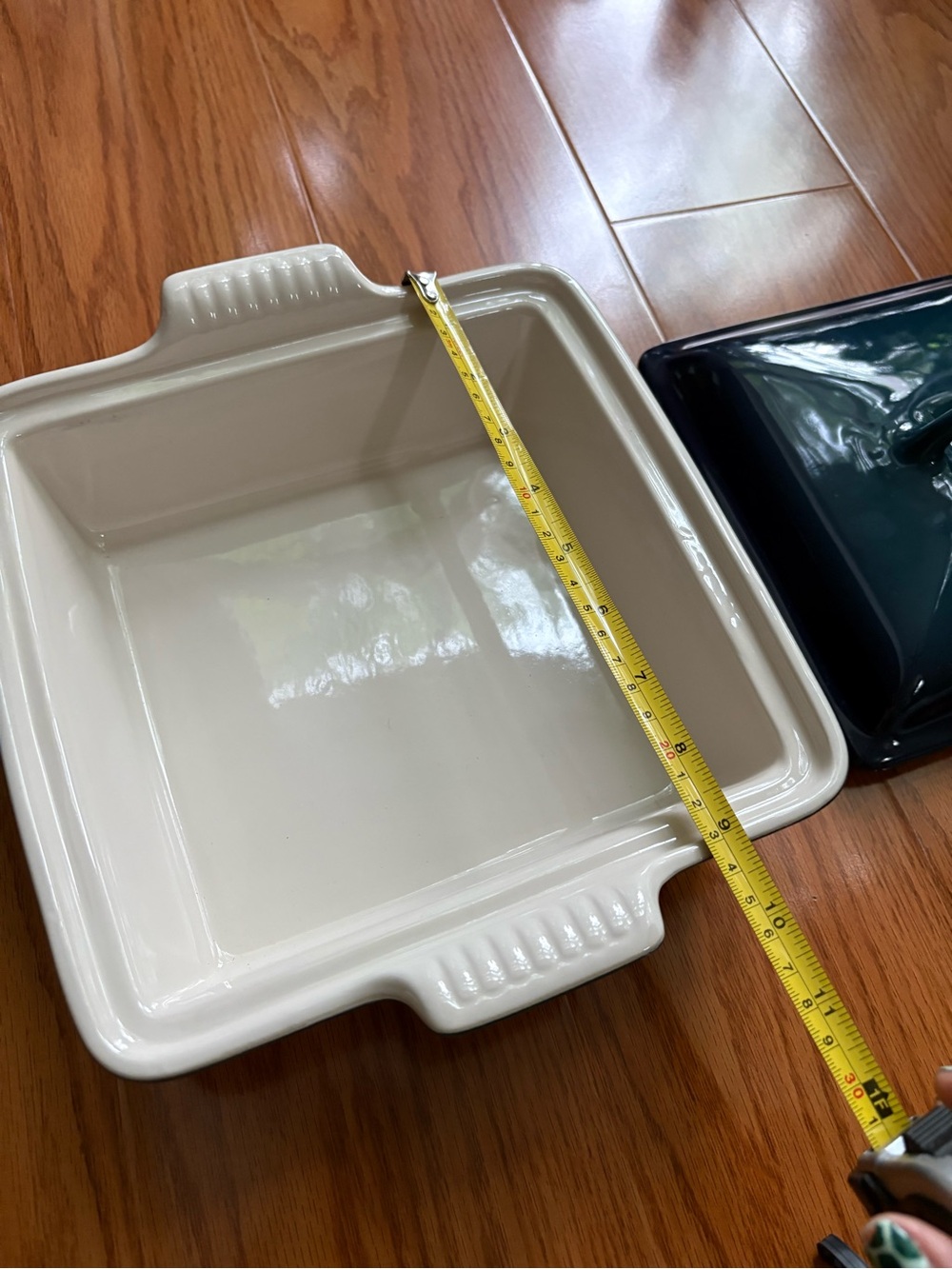 Le Creuset 23cm Square Casserole Dish with Lid in Agave - Picture 5 of 10